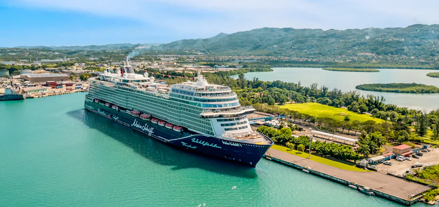 Mein Schiff – Fly & Cruise tilbud